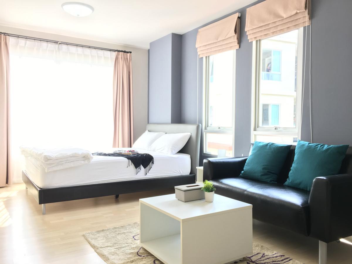 Modern Studio Room At Kathu Luaran gambar